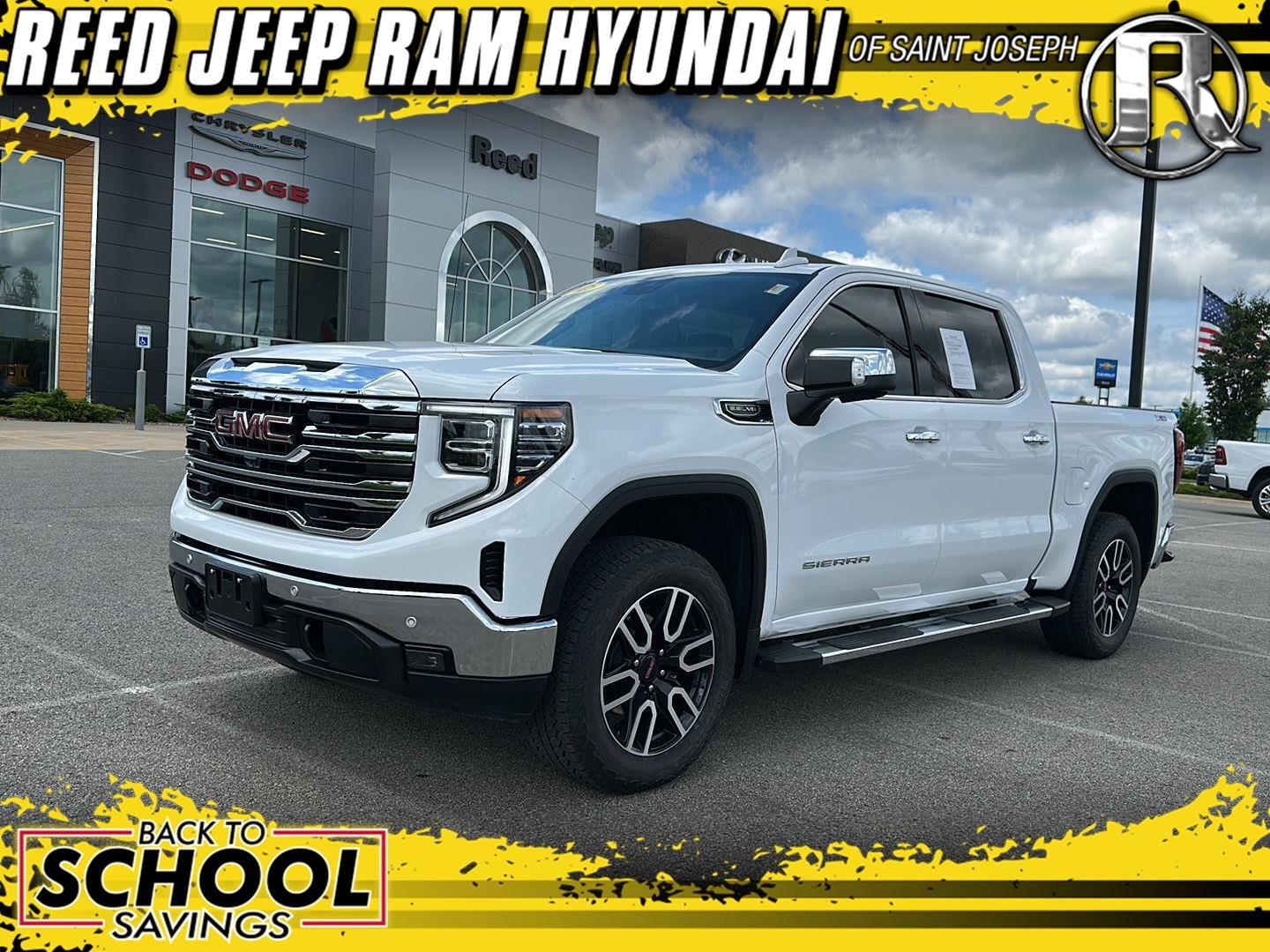 Used 2025 Summit White GMC SLT image 1