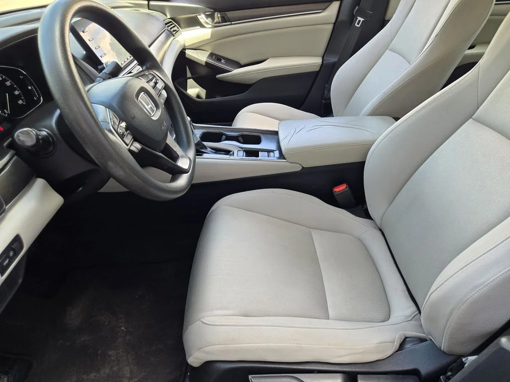 2018 Honda Accord LX - Photo 8