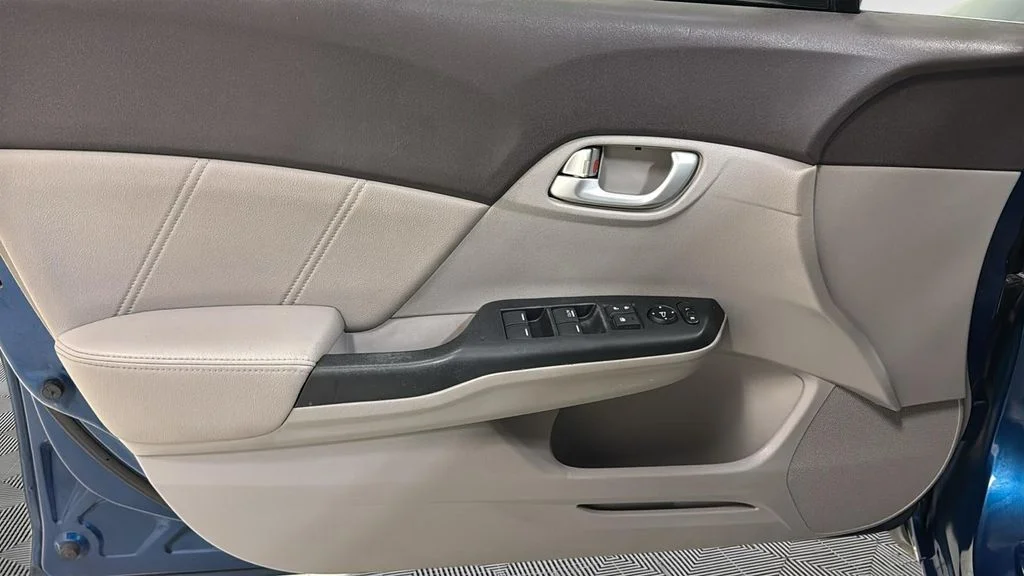 Used 2012 Blue Honda EX-L image 18
