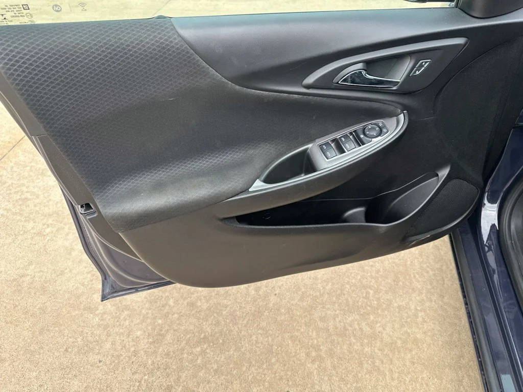 Used 2025 Black Chevrolet LT image 6