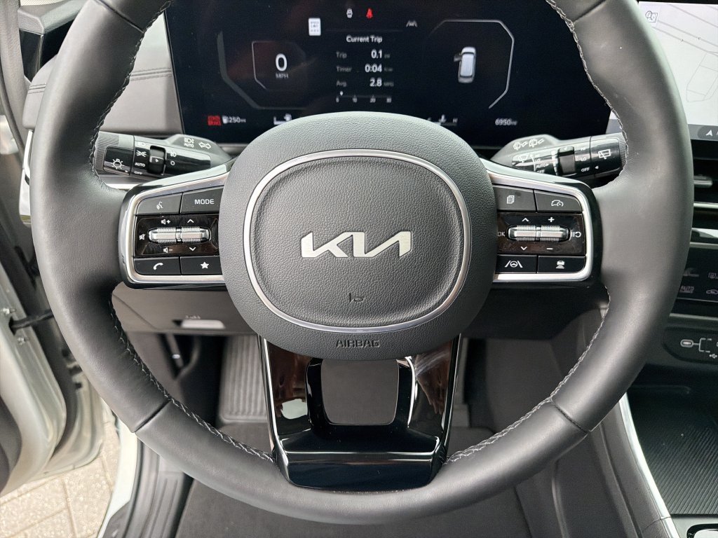 2025 Kia Carnival SX Prestige - Photo 32