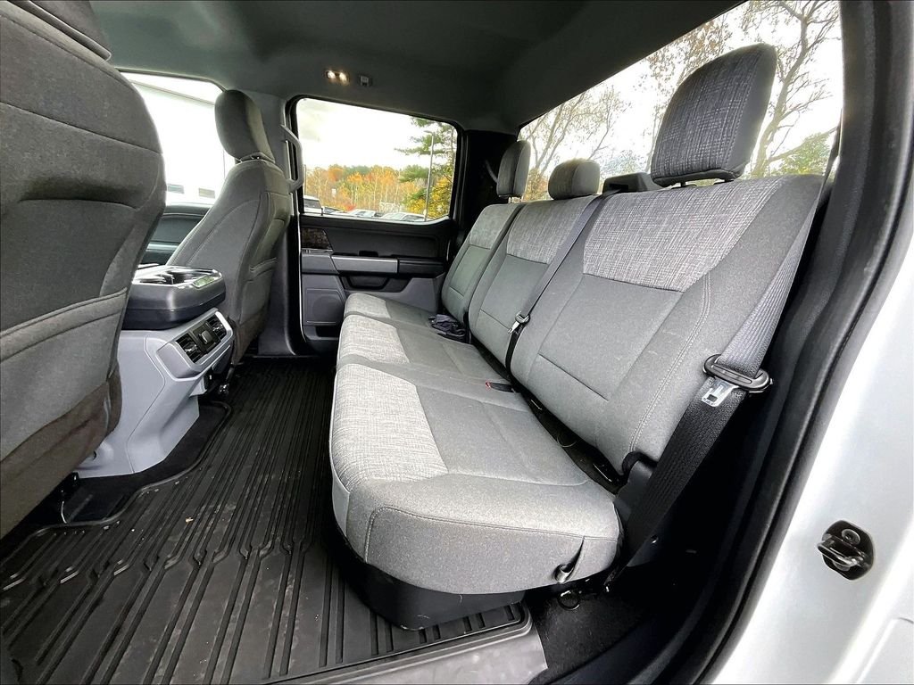 Used 2023 Oxford White Ford XLT image 21