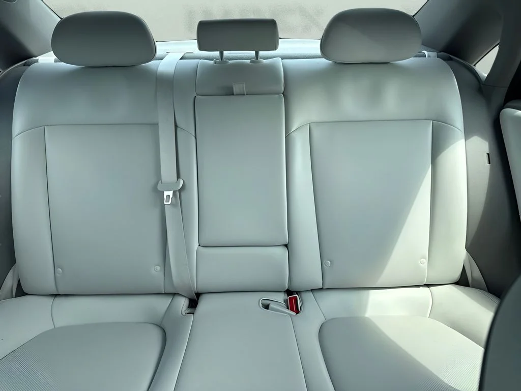 Used 2025 White Hyundai SEL image 11