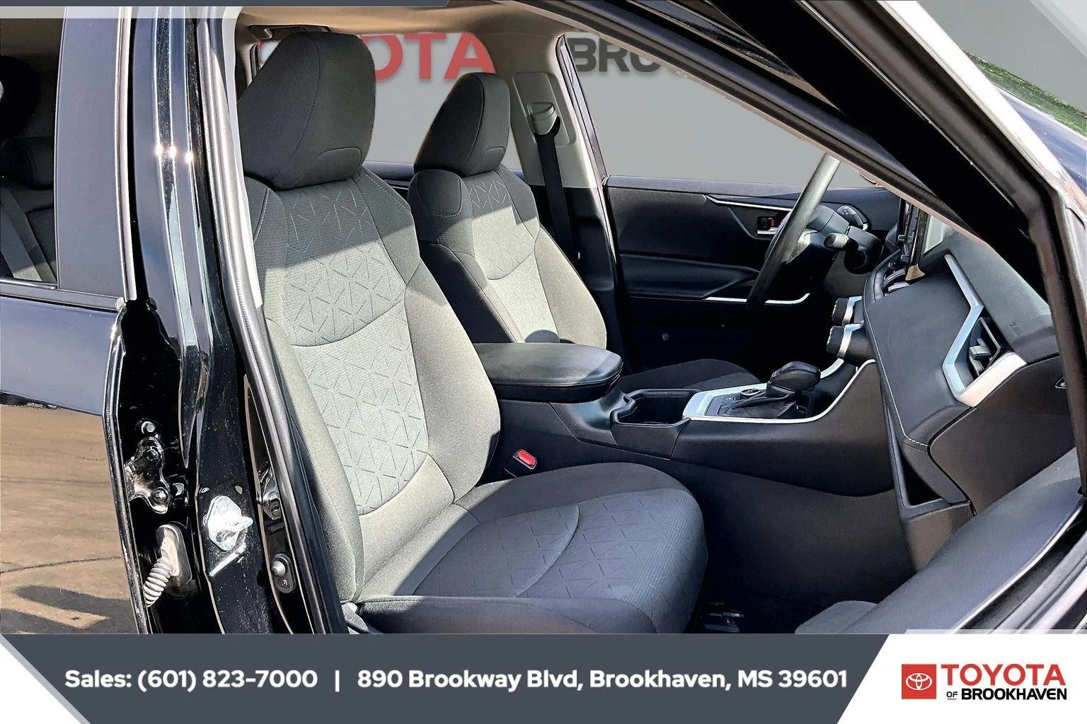 Used 2022 Midnight Black Metallic Toyota Hybrid XLE image 6