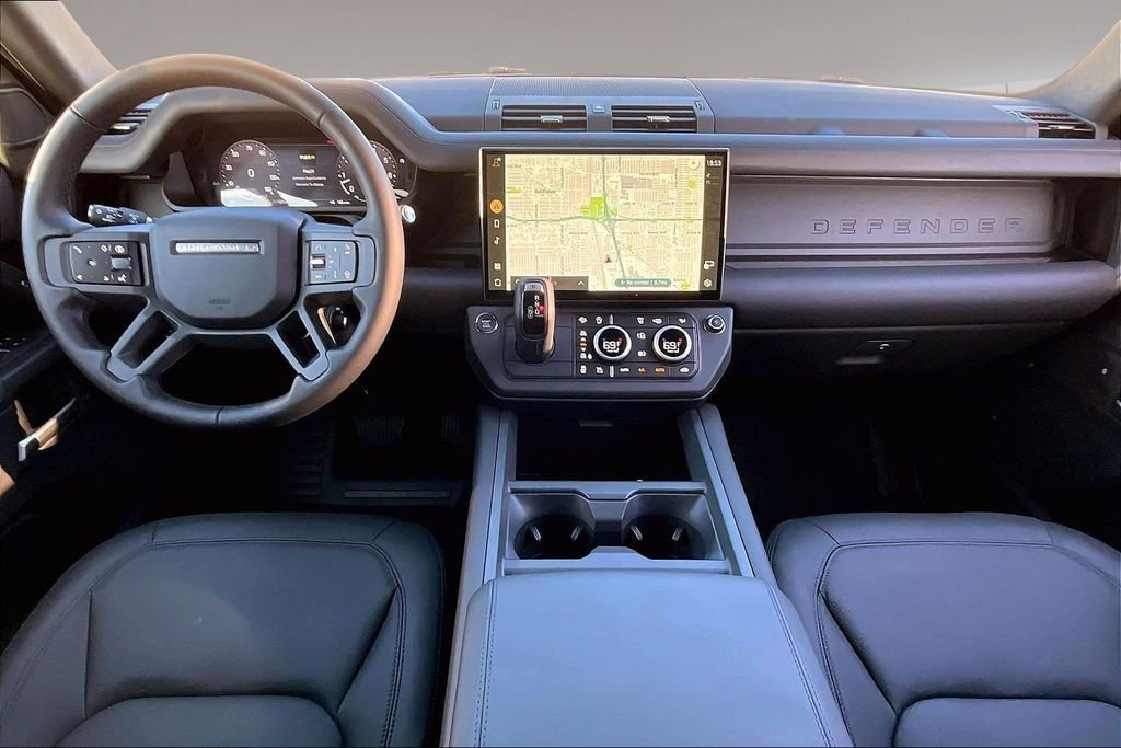 New 2026 Santorini Black LAND ROVER X-Dynamic SE image 5