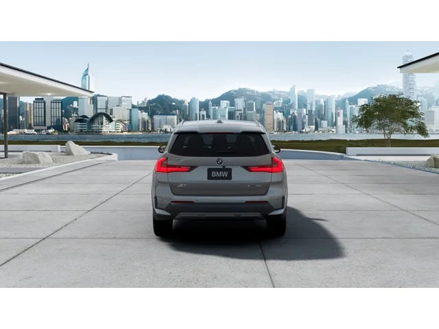 New 2026 Space Silver Metallic BMW xDrive28i image 5