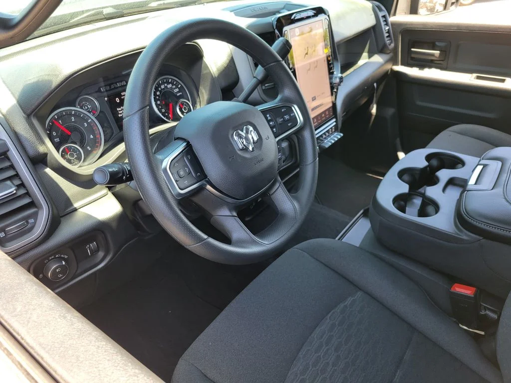 2026 Ram Ram 2500 Pickup photo 2
