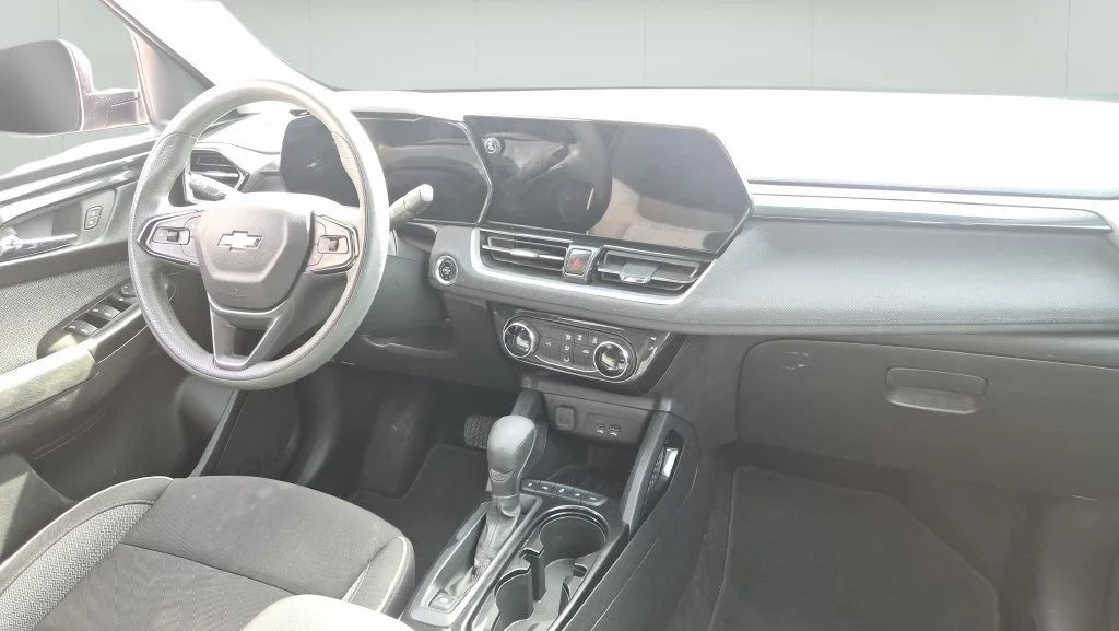 Used 2025 Gray Chevrolet LT image 9