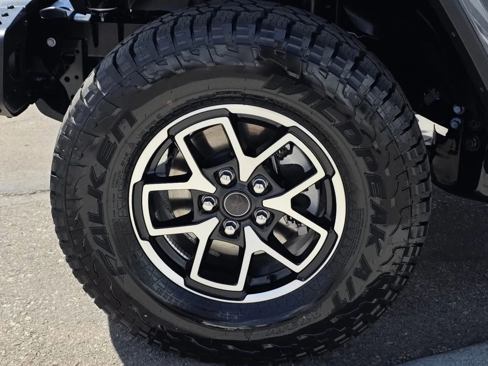 New 2026 Crystal Metallic Jeep Rubicon X image 9