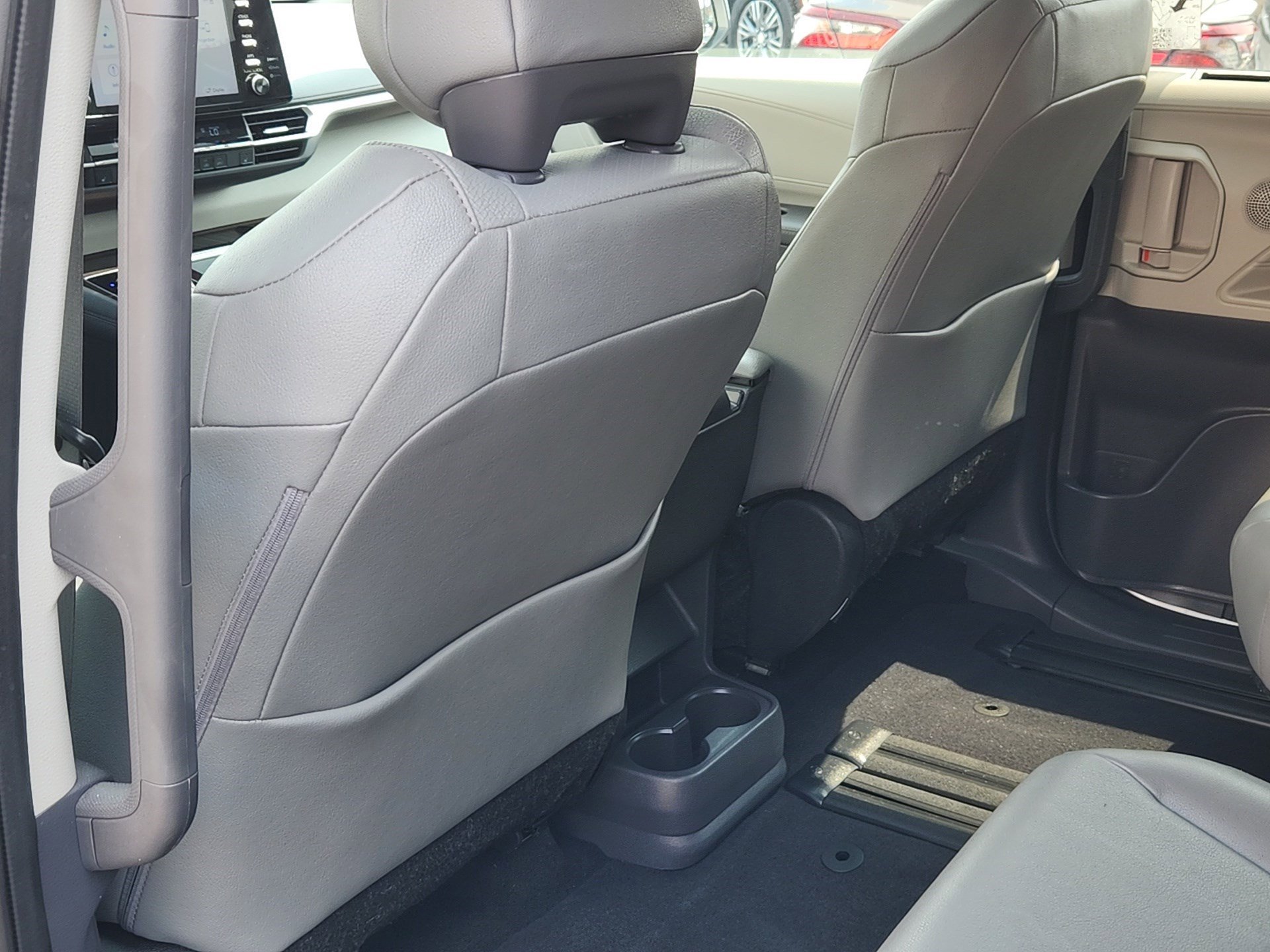 2023 Toyota Sienna XLE - Photo 24