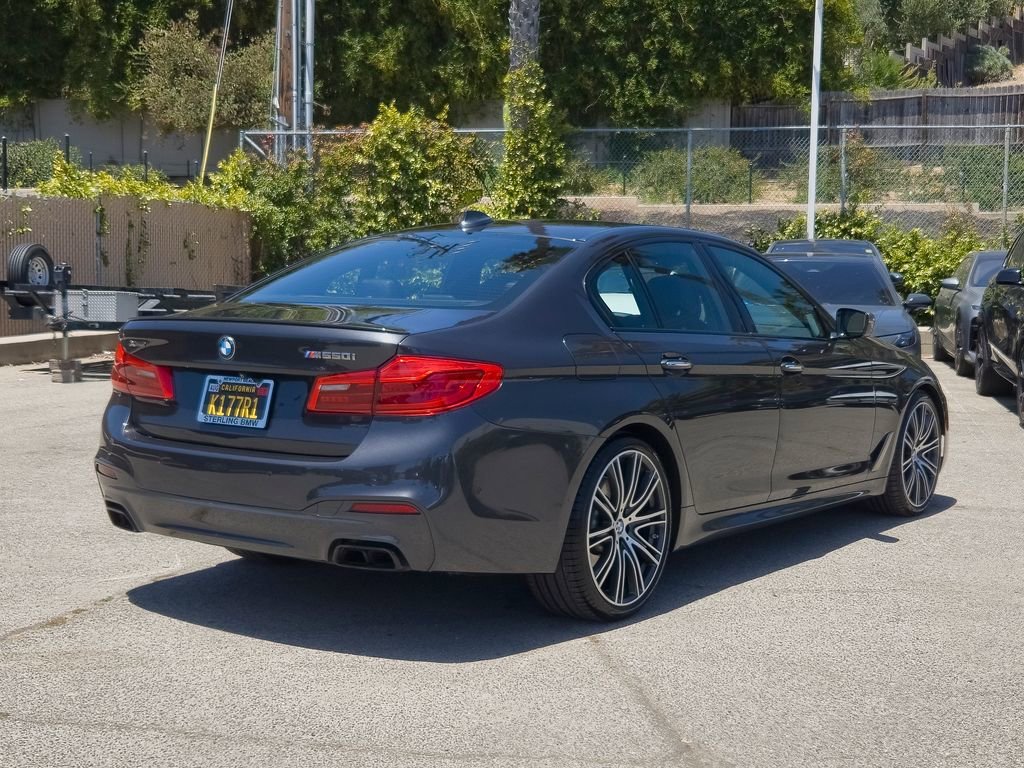Used 2018 Dark Graphite Metallic BMW M550i xDrive image 24