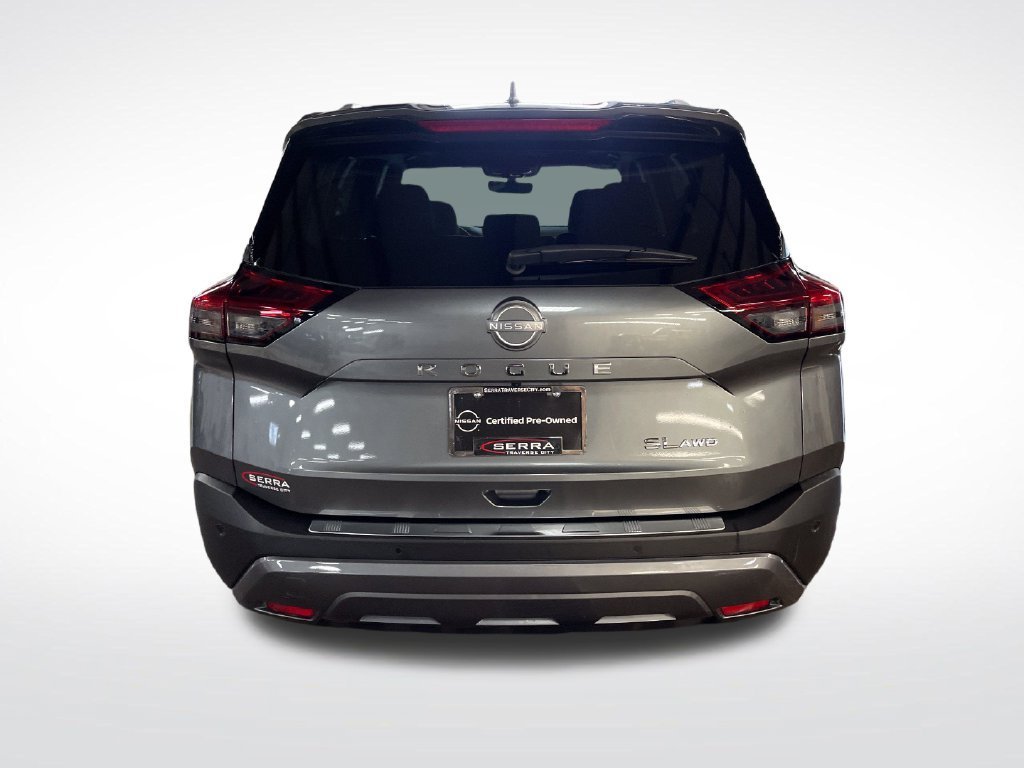 Used 2023  Nissan SL image 4