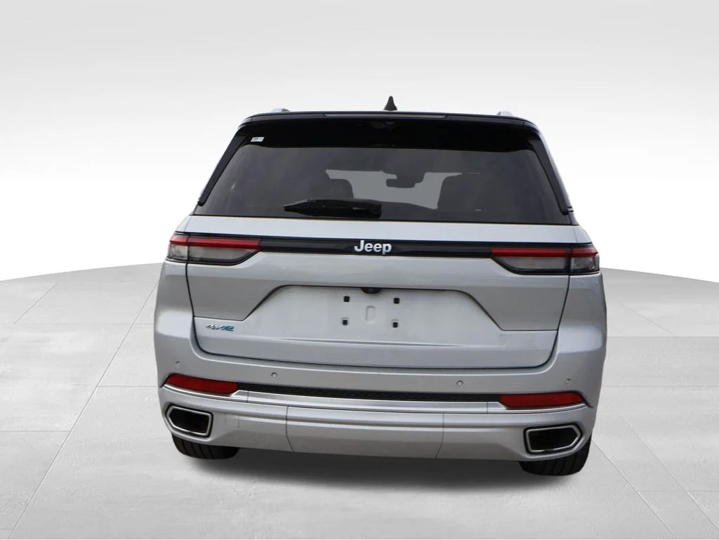 Used 2022 Silver Jeep Summit Reserve 4xe image 16