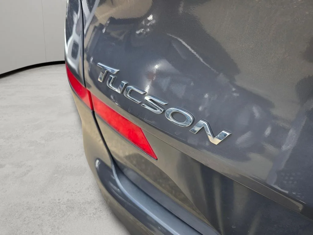 Used 2019 Coliseum Gray Hyundai SE image 18