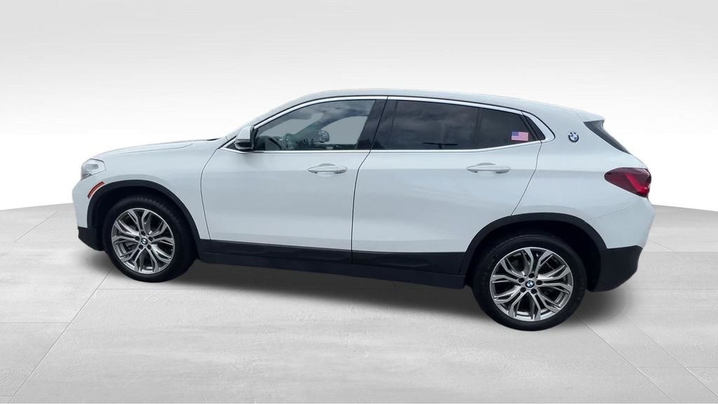 Used 2022 White BMW sDrive28i image 13