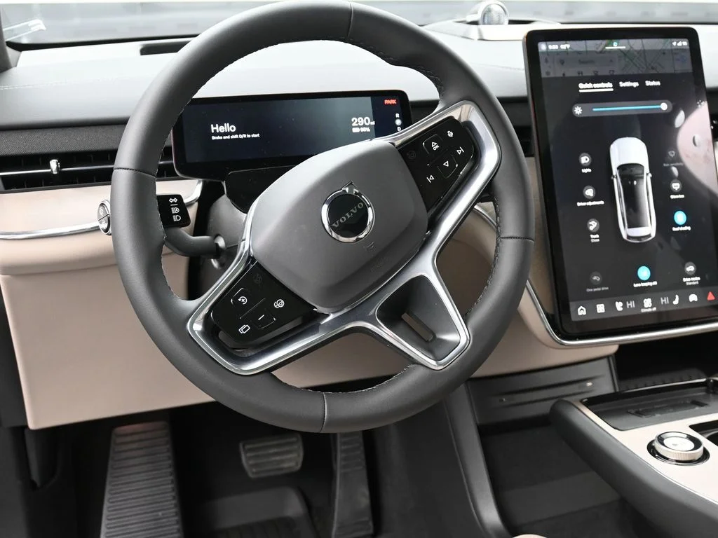 New 2026 Aurora Silver Volvo Ultra image 16