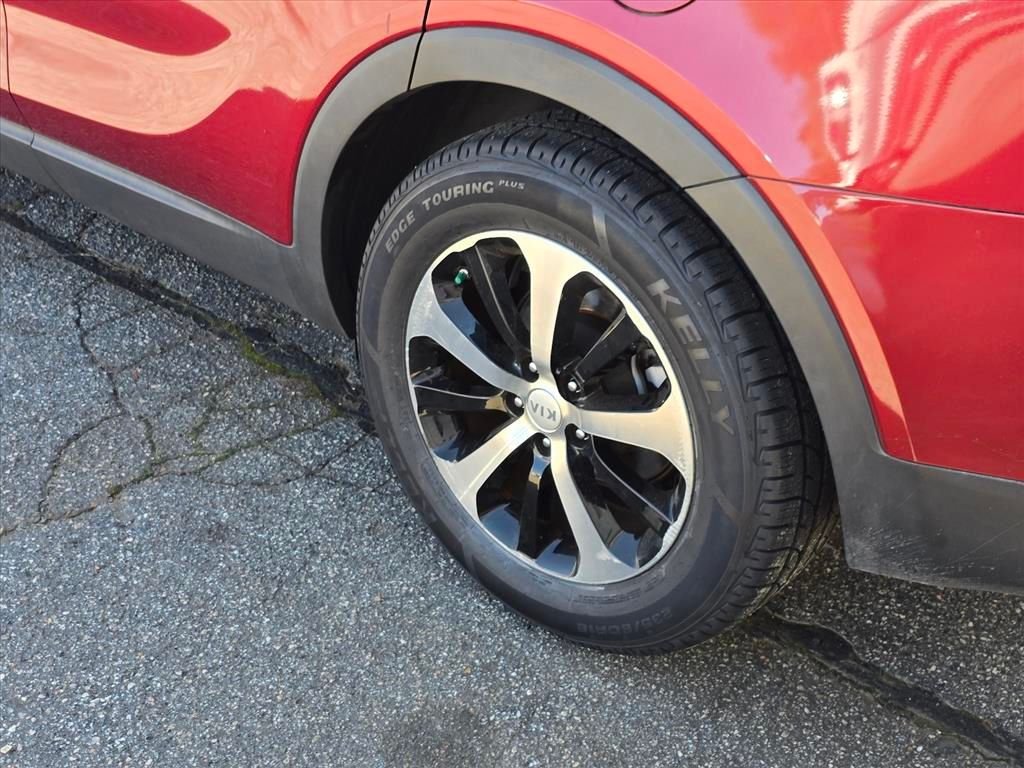 Used 2018 Red Kia EX image 19