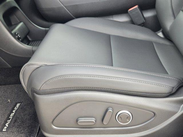 New 2026 White Hyundai SEL FWD image 39