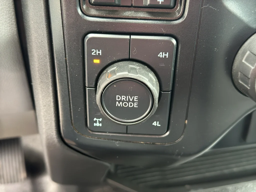 Used 2024 Oxford White Ford XLT image 24