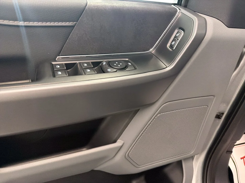 New 2026 Iconic Silver Metallic Ford XLT image 14