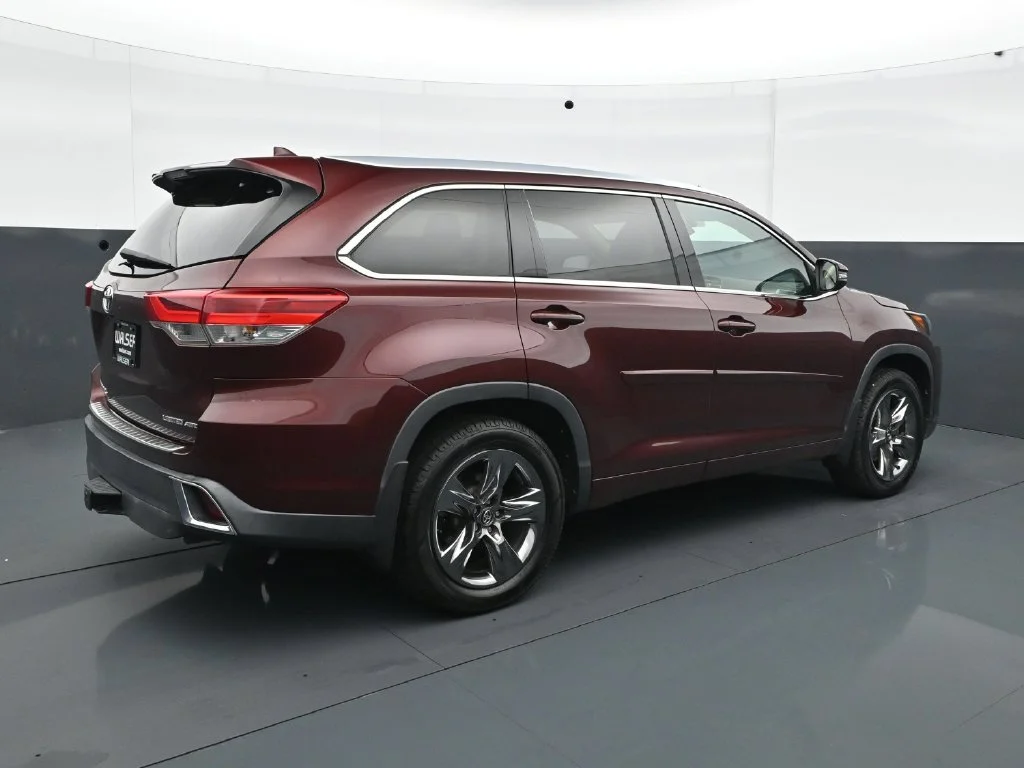 Used 2018 Ooh La La Rouge Mica Toyota Limited Platinum image 8