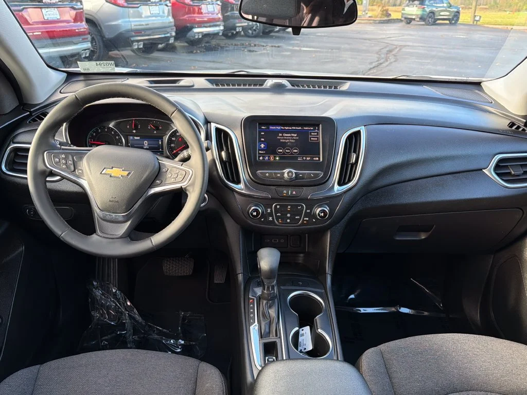 2024 Chevrolet Equinox LT - Photo 13