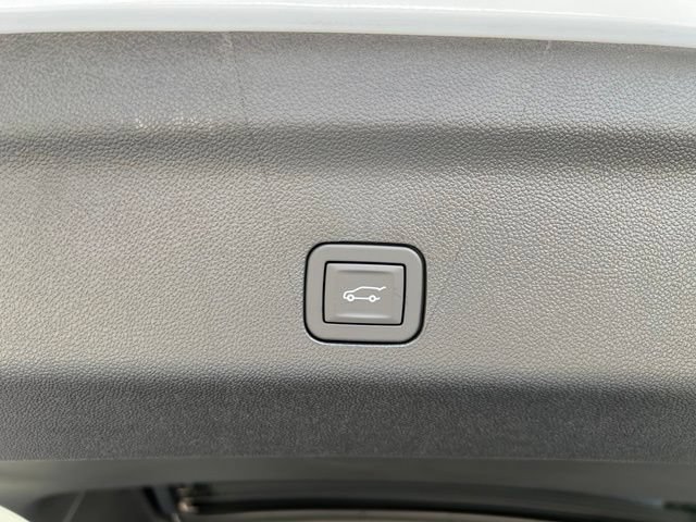 New 2026 Glacier White Tricoat GMC Denali Ultimate image 40
