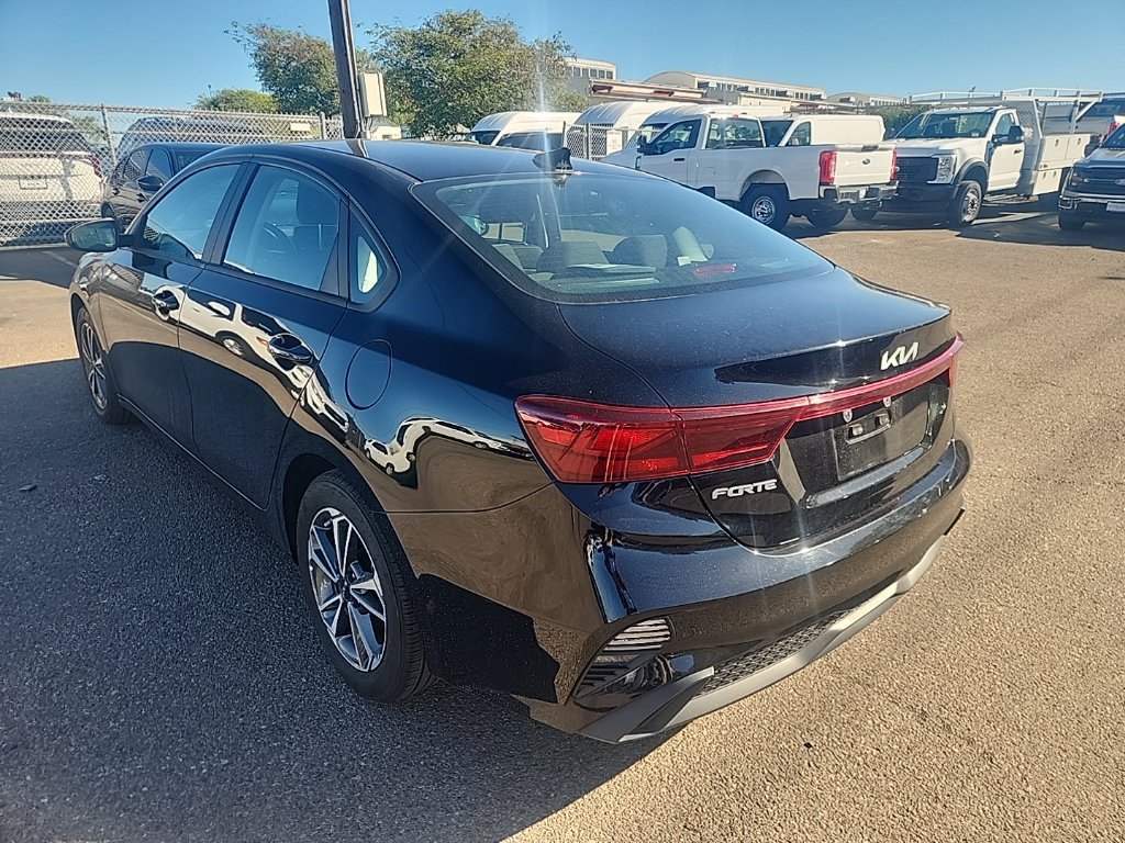 Used 2023 Black Kia LXS image 10