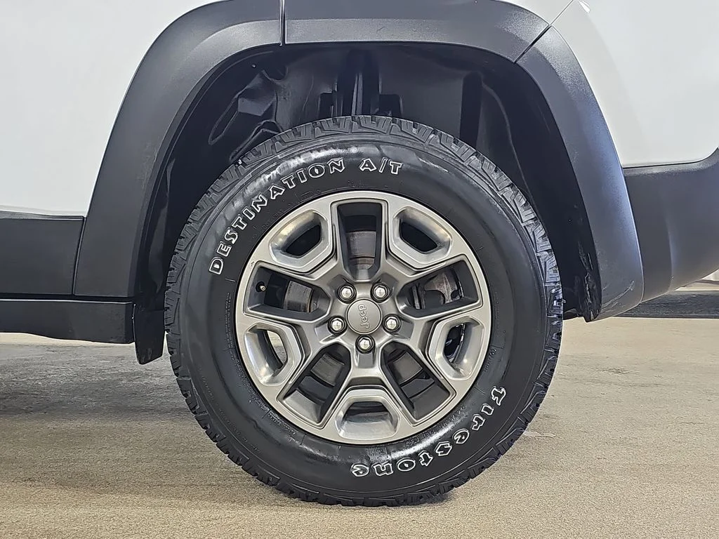 2019 Jeep Cherokee Trailhawk - Photo 37