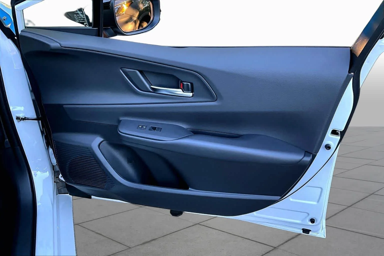 2026 Toyota Prius Plug-in Hybrid XSE - Photo 21