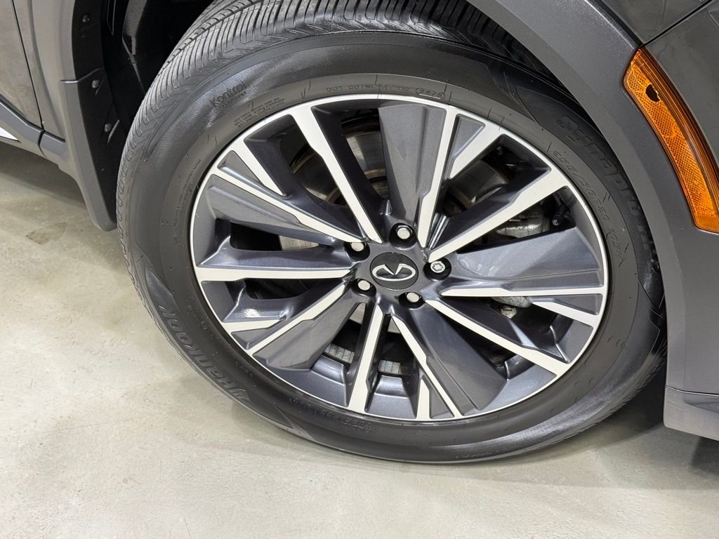 Used 2026 Mineral Black INFINITI LUXE image 10