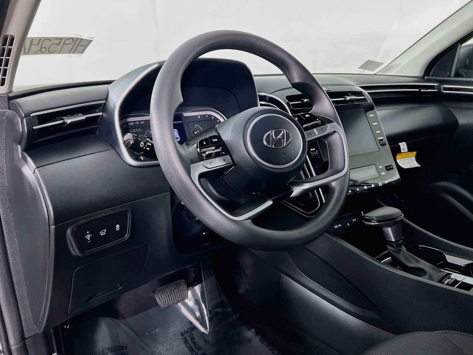 Used 2024 White Pearl Hyundai SEL image 9