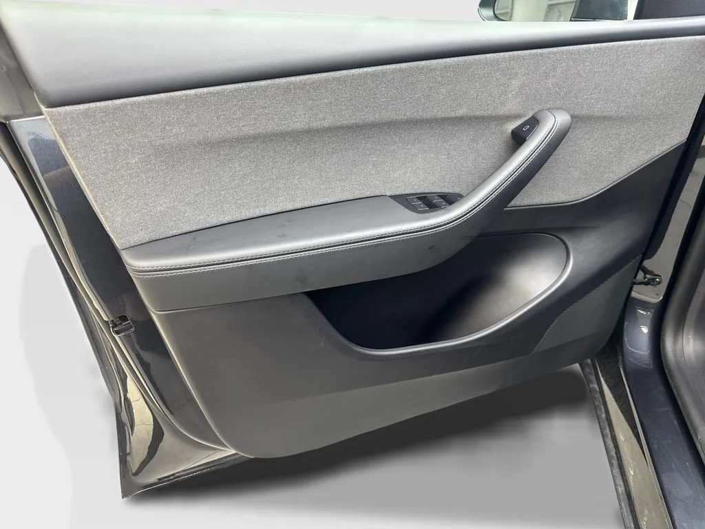 Used 2026 Black Tesla  image 28