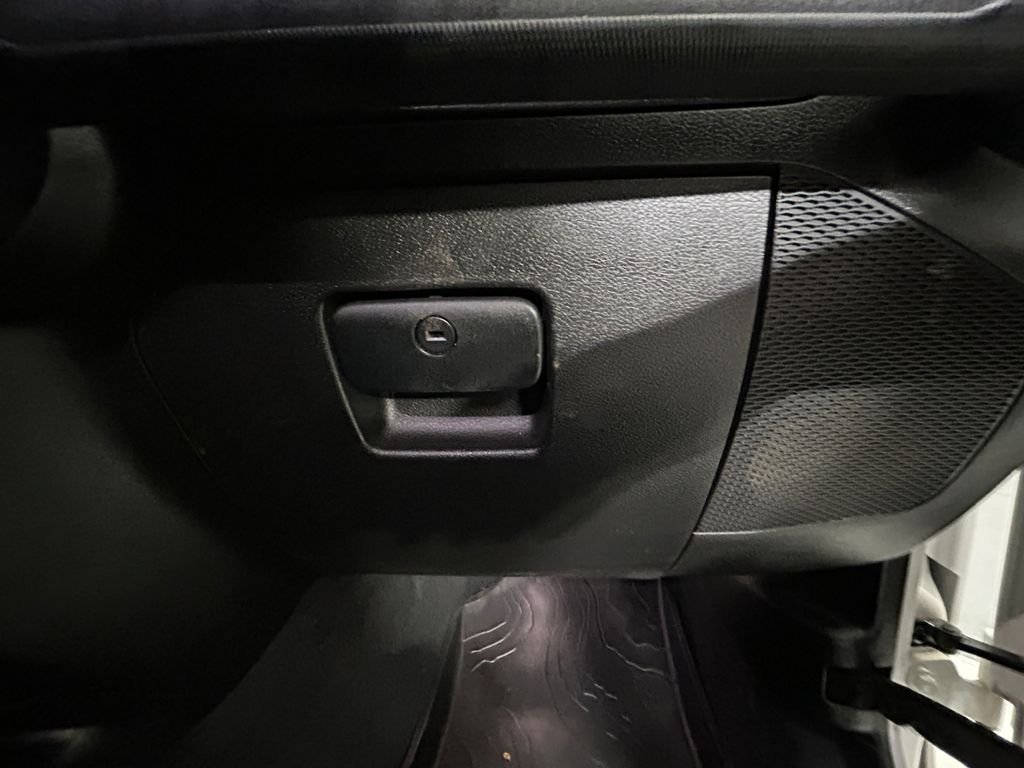 Used 2022 White Jeep Mojave image 24