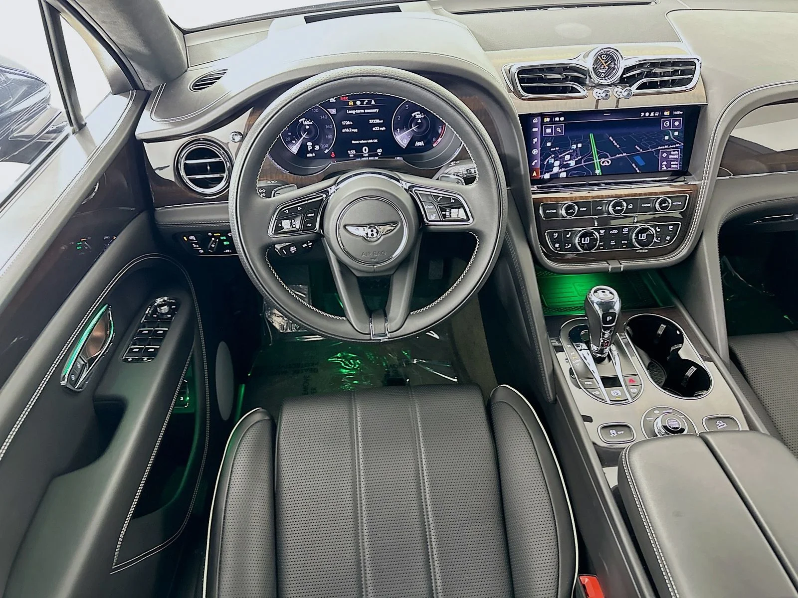 Used 2022 Black Bentley  image 30