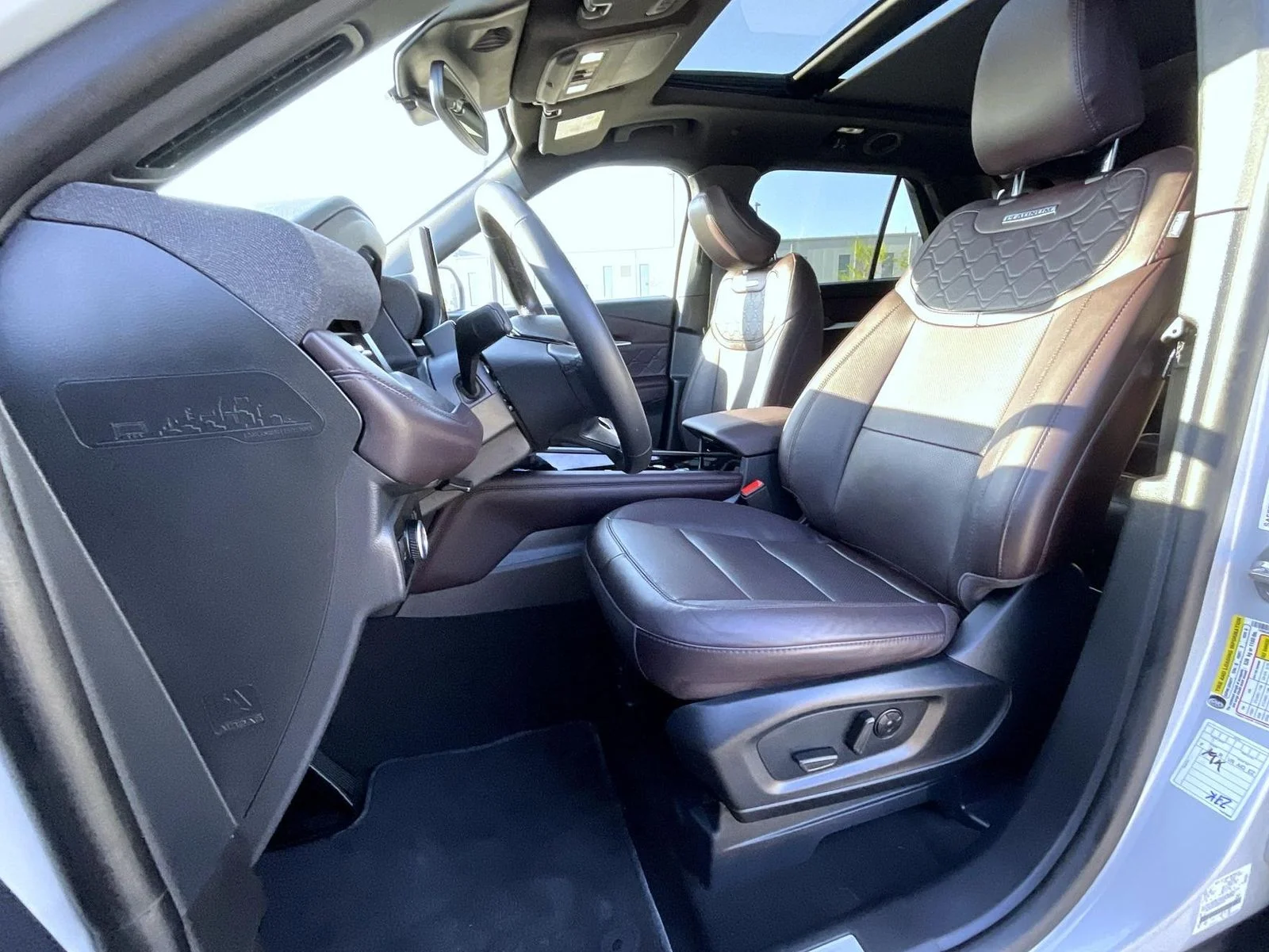 Used 2025 White Ford Platinum image 11