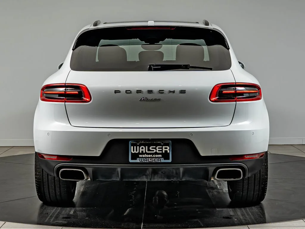 Used 2018 White Porsche  image 7