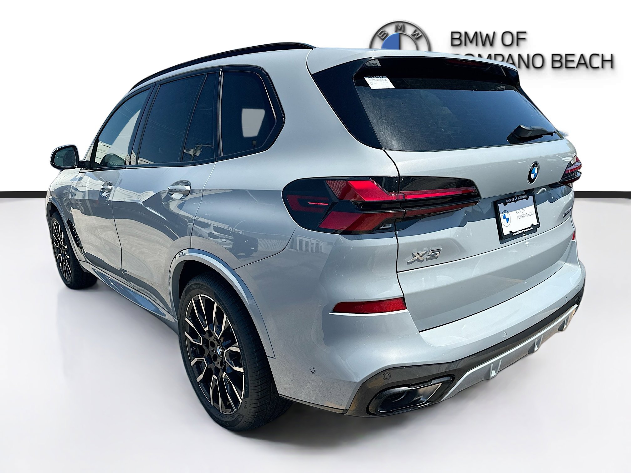 New 2026 Brooklyn Grey Metallic BMW sDrive40i image 4