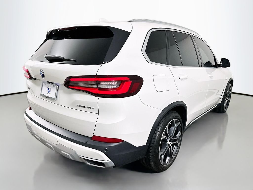 Used 2022 Mineral White Metallic BMW xDrive45e image 5
