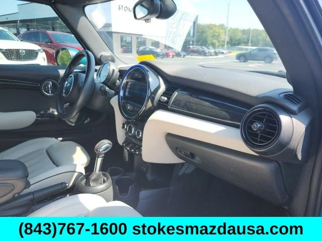 Used 2019 Blue MINI Classic image 23