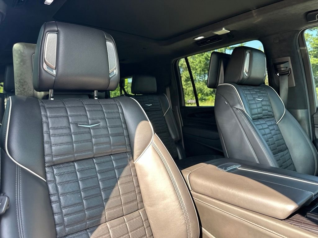 Used 2023 Silver Cadillac V-Series image 27