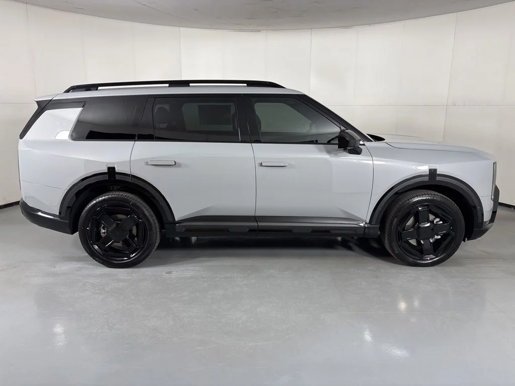 New 2027 Wolf Gray Kia X-LINE SX image 9