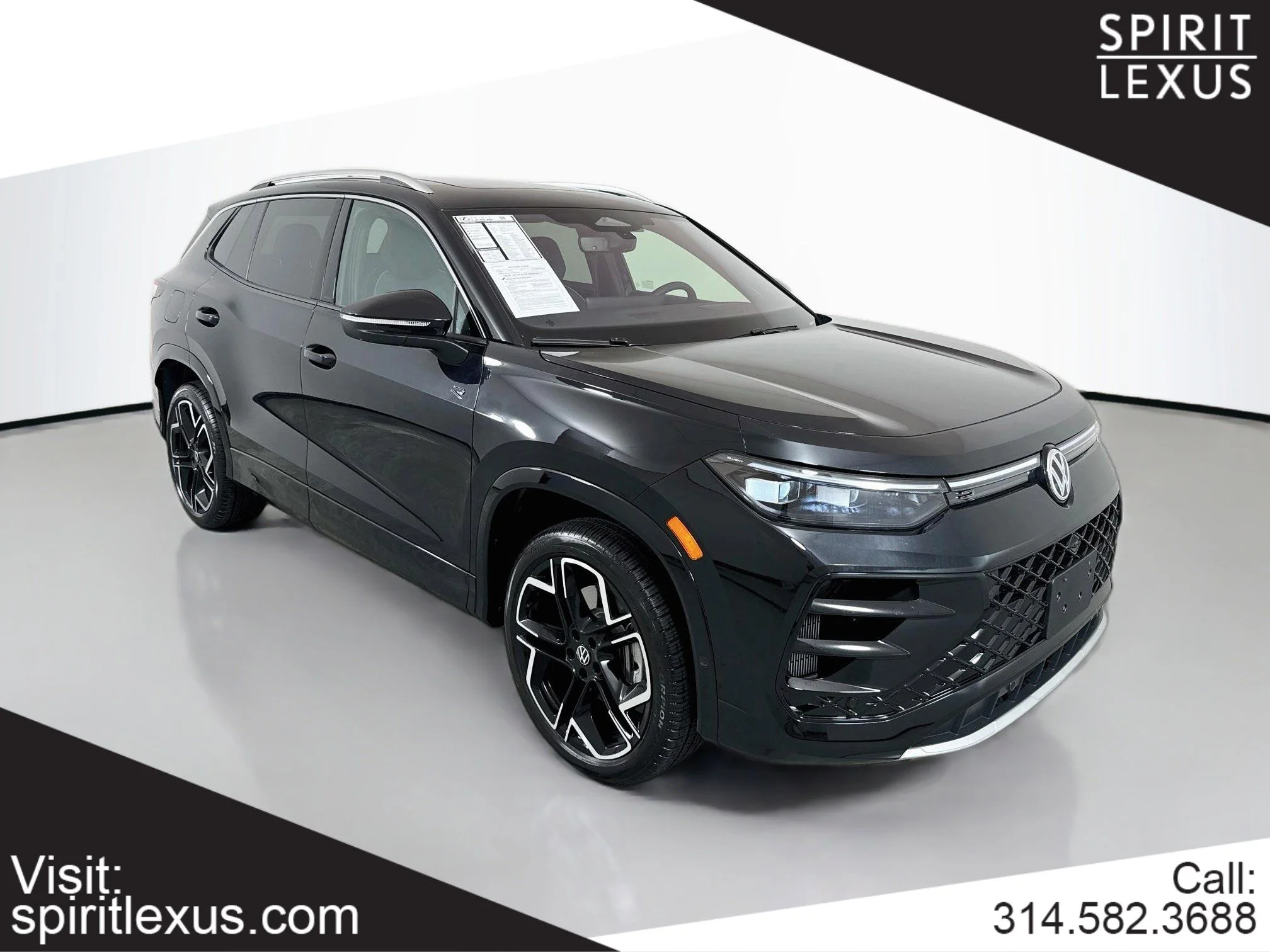 2026 Volkswagen Tiguan 2.0T SEL R-Line Turbo 4Motion's photo