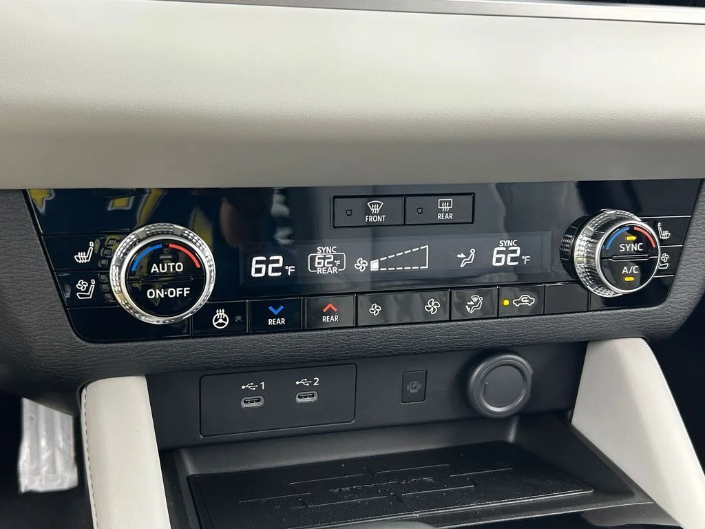 New 2026 Gray Mitsubishi SEL image 19
