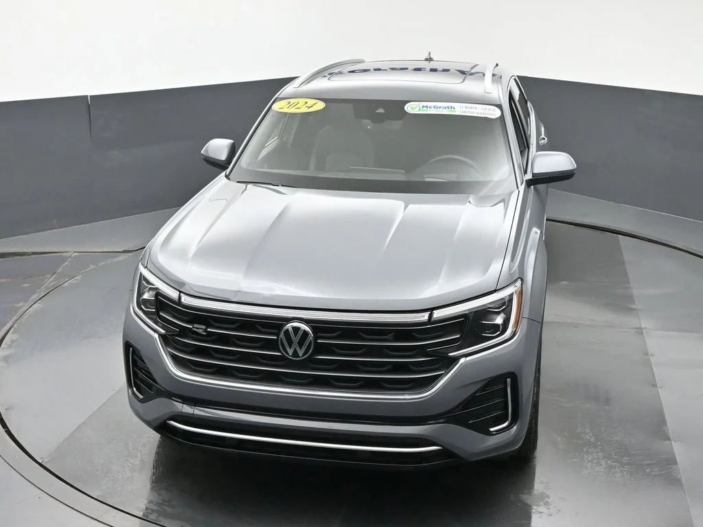 Used 2024 Gray Volkswagen 2.0T SEL R-Line image 29