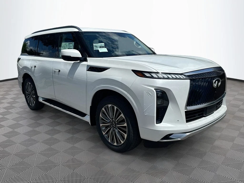 New 2026 RADIANT WHITE INFINITI Luxe 2WD image 3