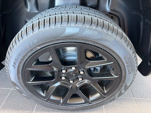 New 2027 Diamond Black Crystal Pearl-Coat Exterior Paint RAM Laramie image 5
