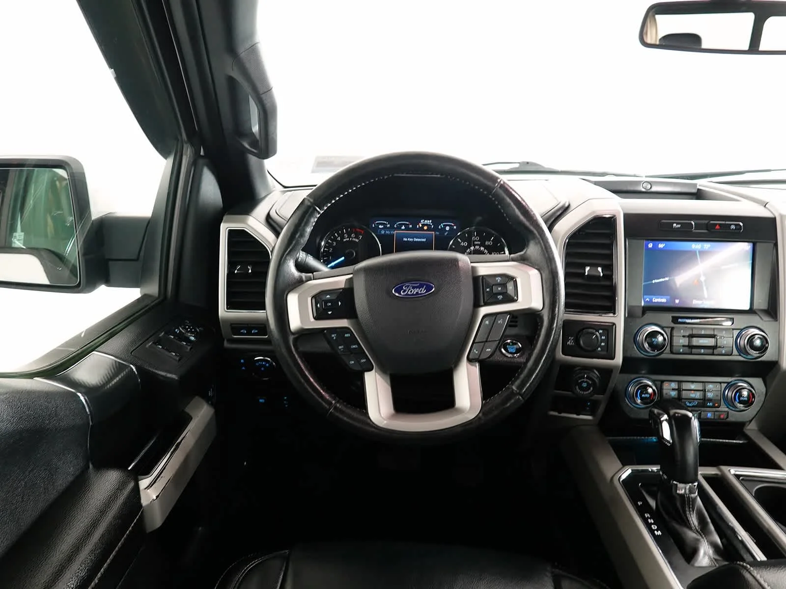 Used 2019 Oxford White Ford LARIAT image 19