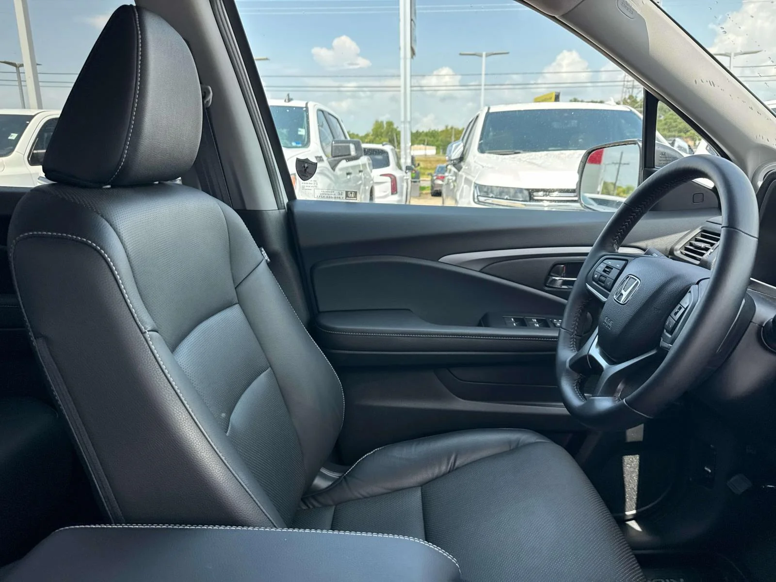 Used 2025 White Honda RTL AWD image 10