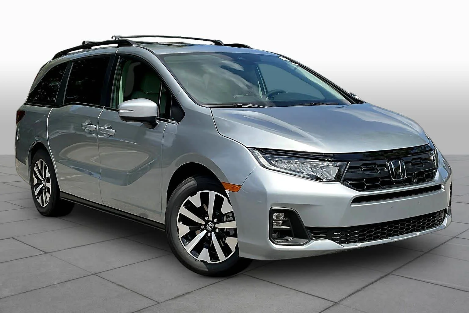 New 2026 Solar Silver Metallic Honda EX-L image 2